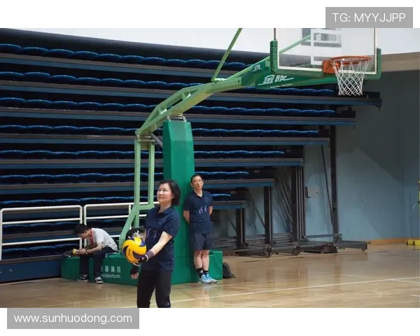 刘芳独家分享排球心得与技巧助你提升球技的秘诀与经验